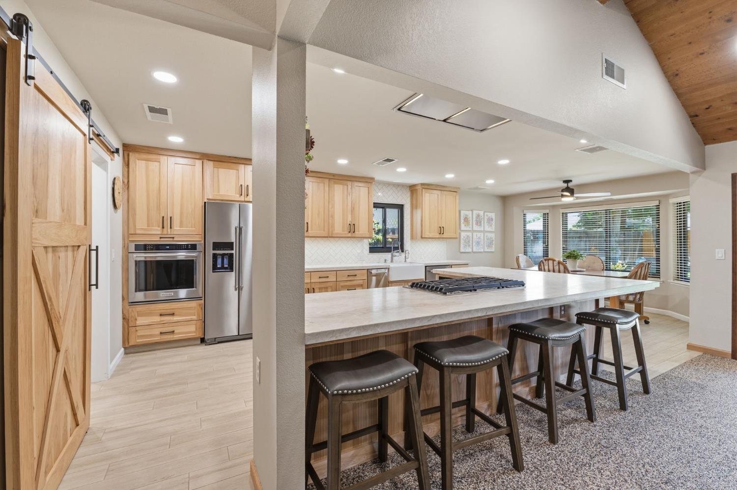 2955 Holly Ave, Clovis, CA 93611