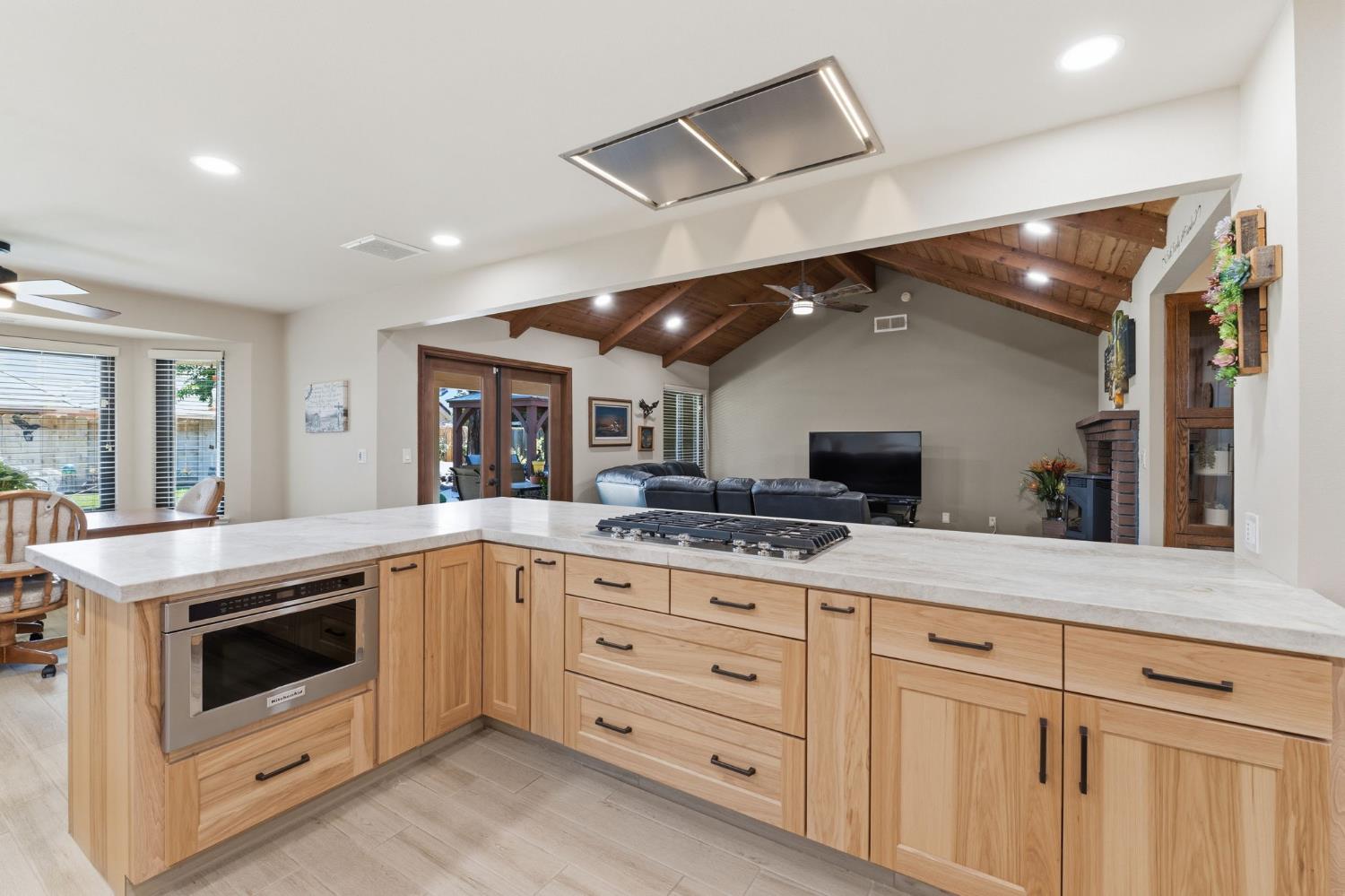 2955 Holly Ave, Clovis, CA 93611