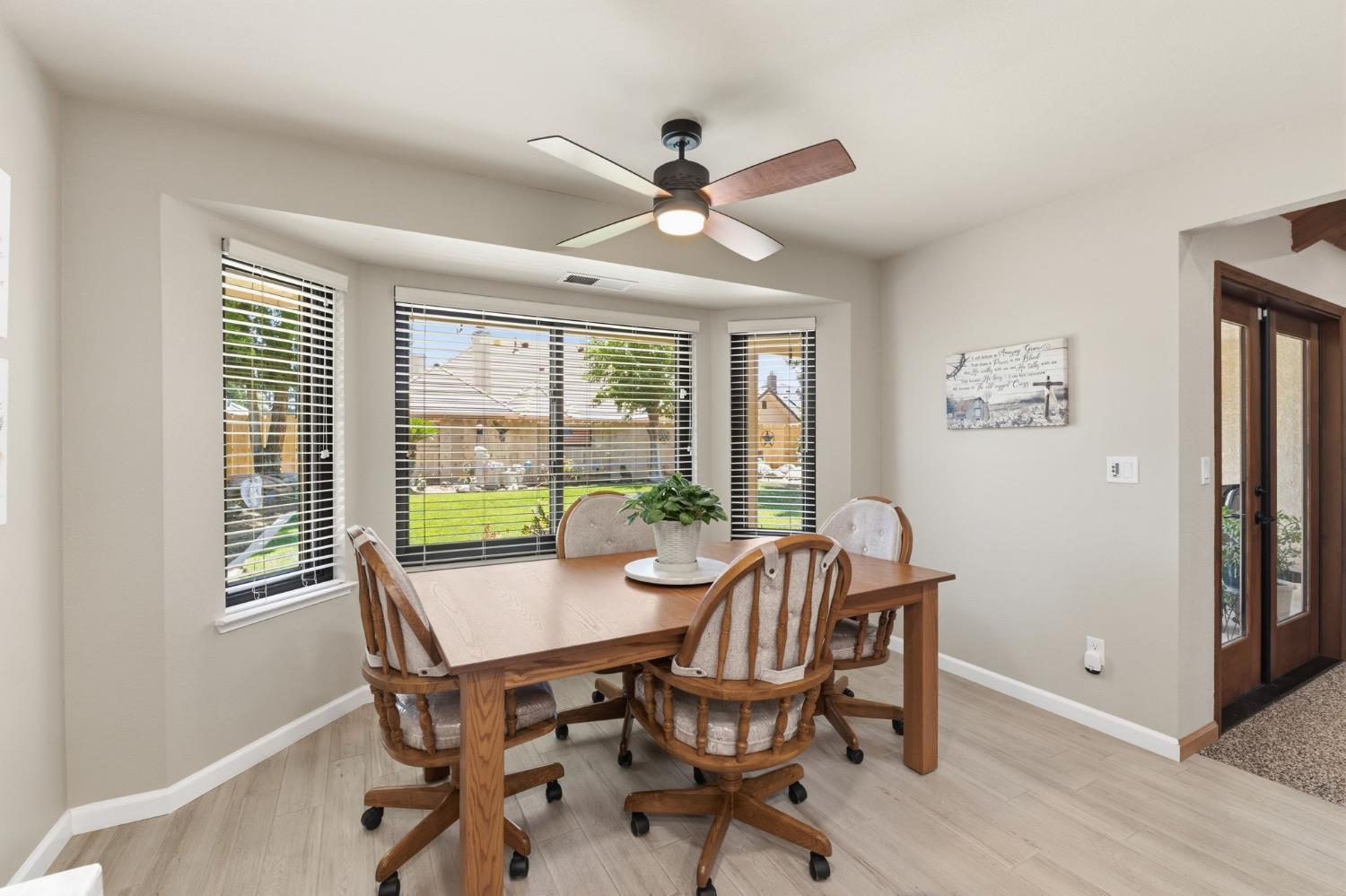 2955 Holly Ave, Clovis, CA 93611