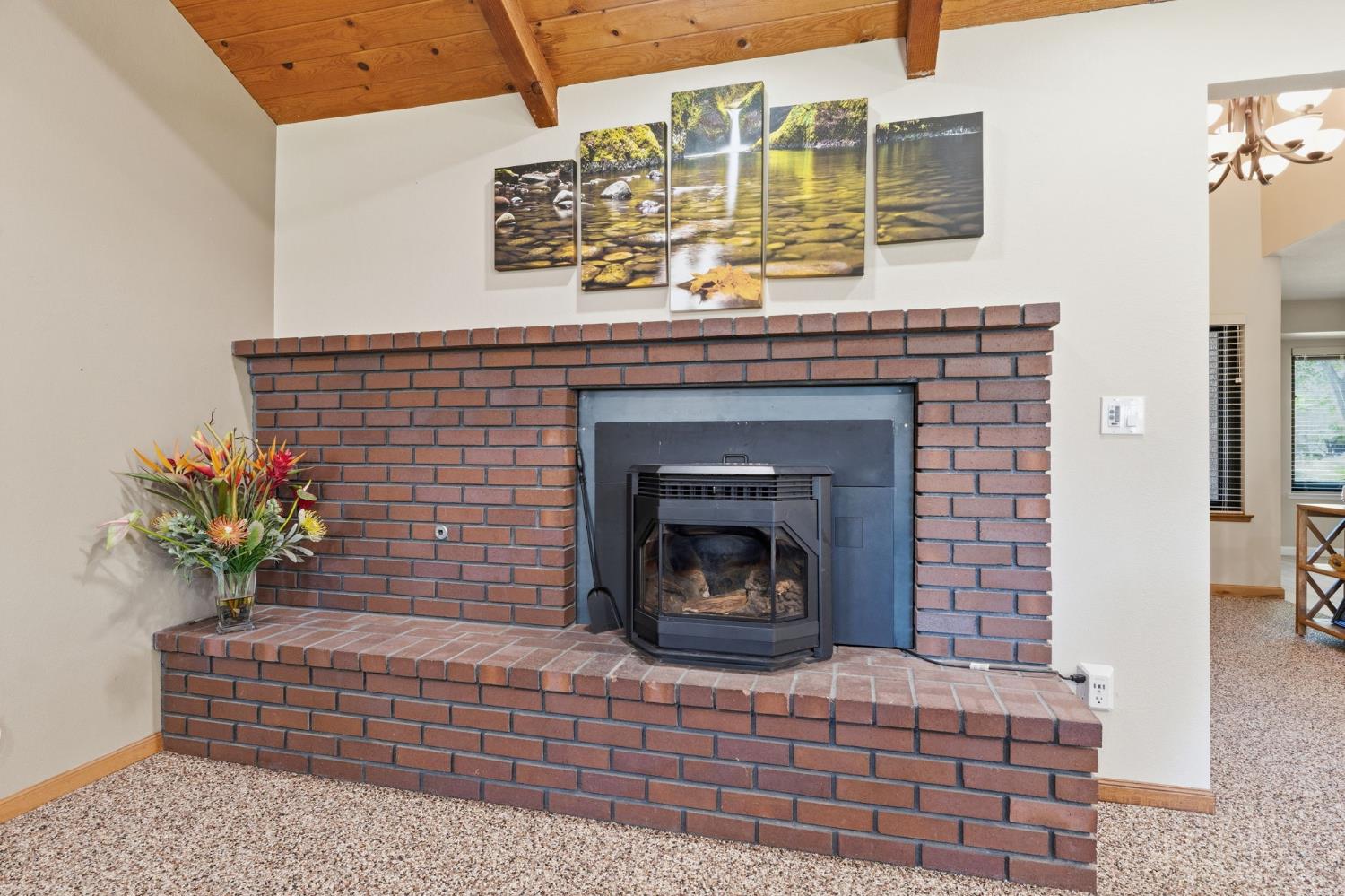 2955 Holly Ave, Clovis, CA 93611