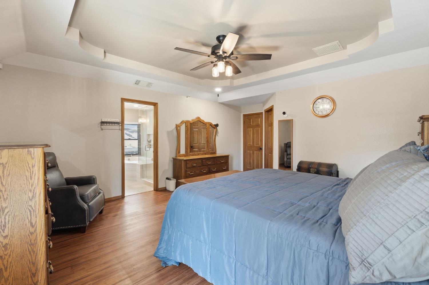2955 Holly Ave, Clovis, CA 93611