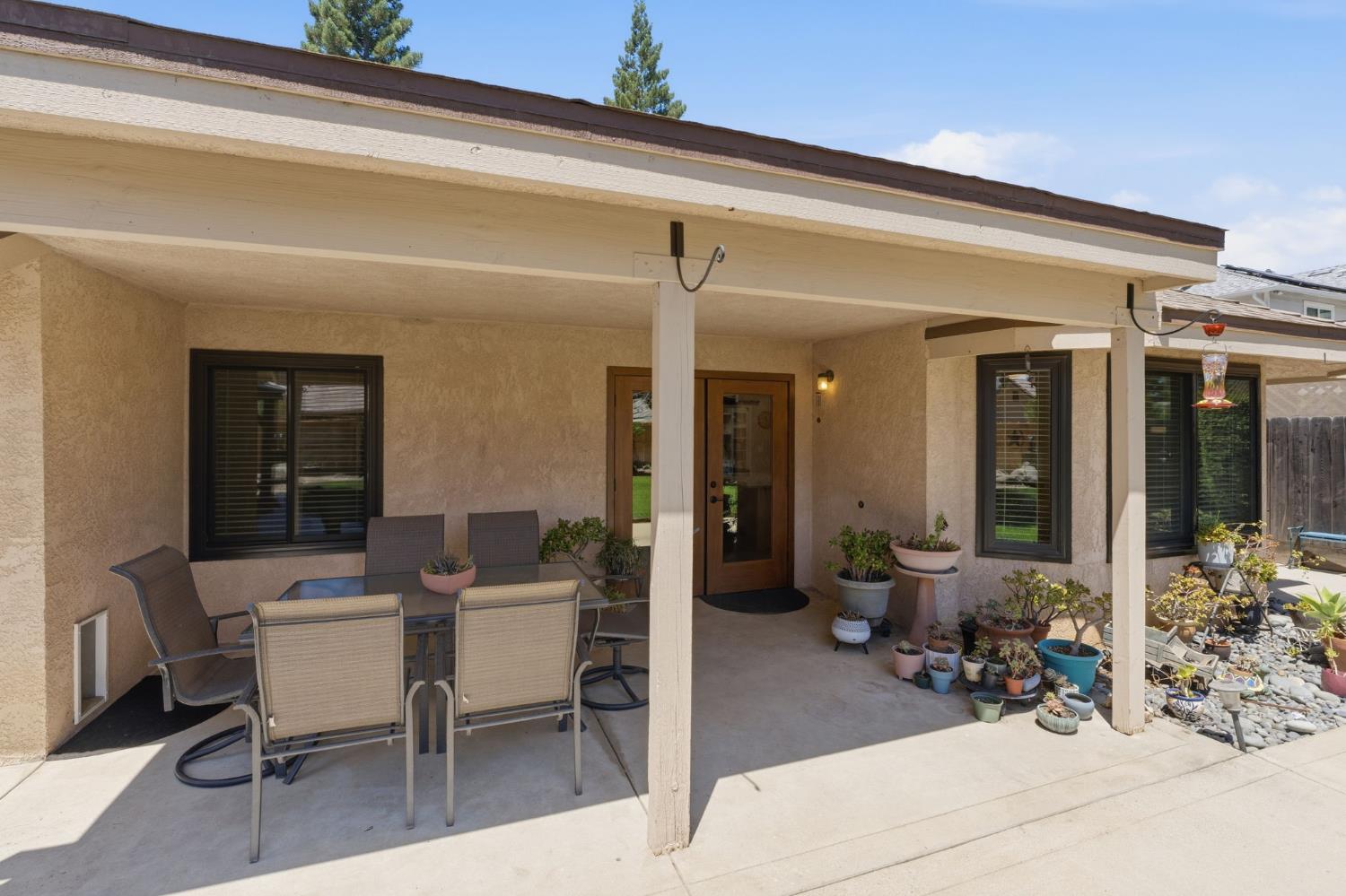 2955 Holly Ave, Clovis, CA 93611