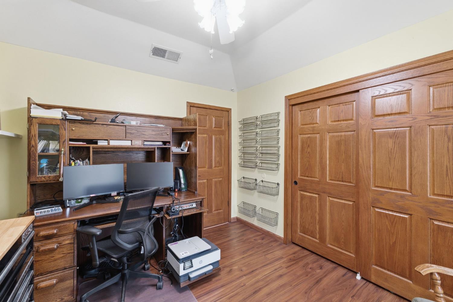 2955 Holly Ave, Clovis, CA 93611