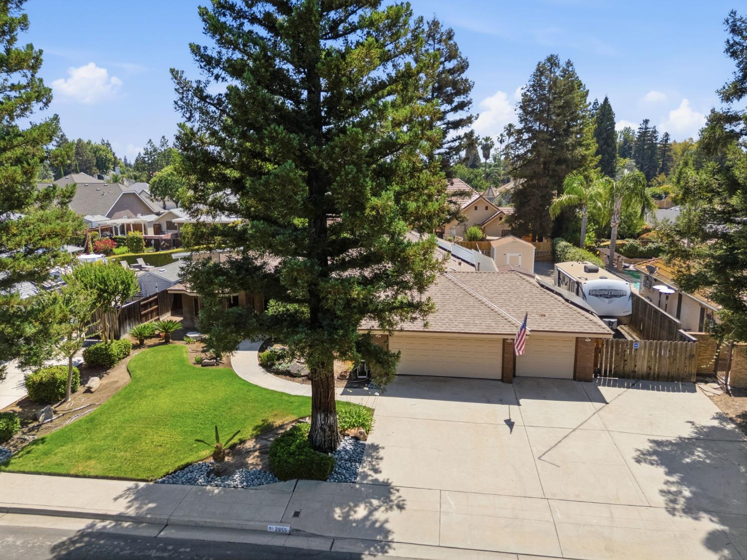 2955 Holly Ave, Clovis, CA 93611