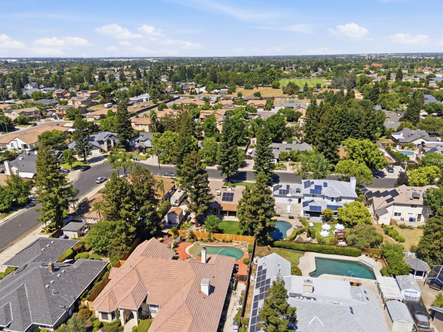 2955 Holly Ave, Clovis, CA 93611