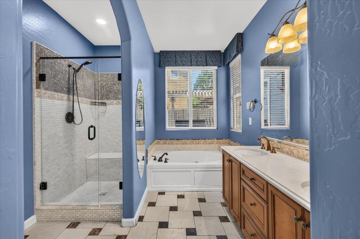 4342 W Artemisa Dr, Fresno, CA 93722