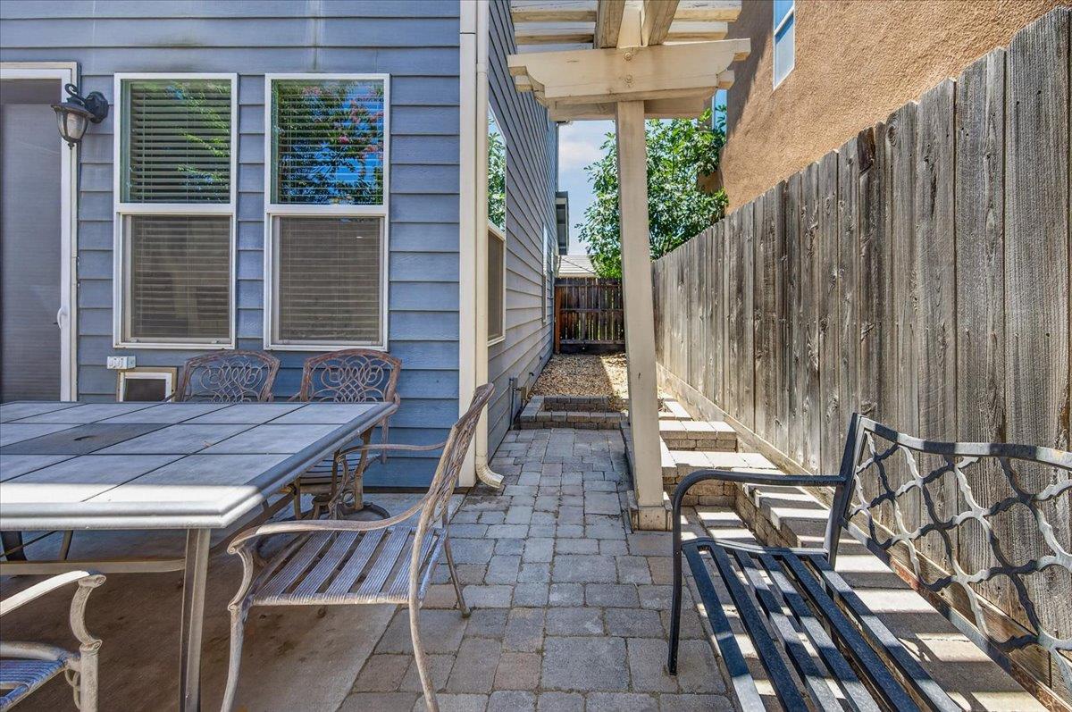 4342 W Artemisa Dr, Fresno, CA 93722