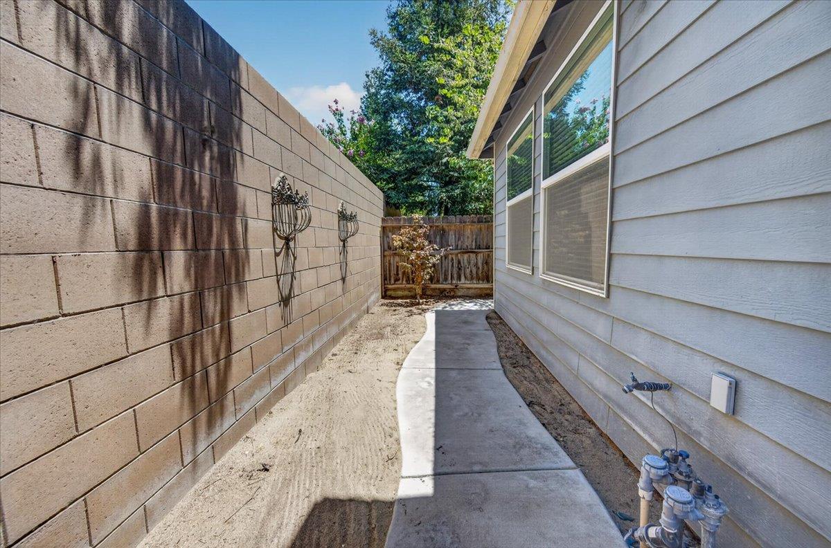 4342 W Artemisa Dr, Fresno, CA 93722