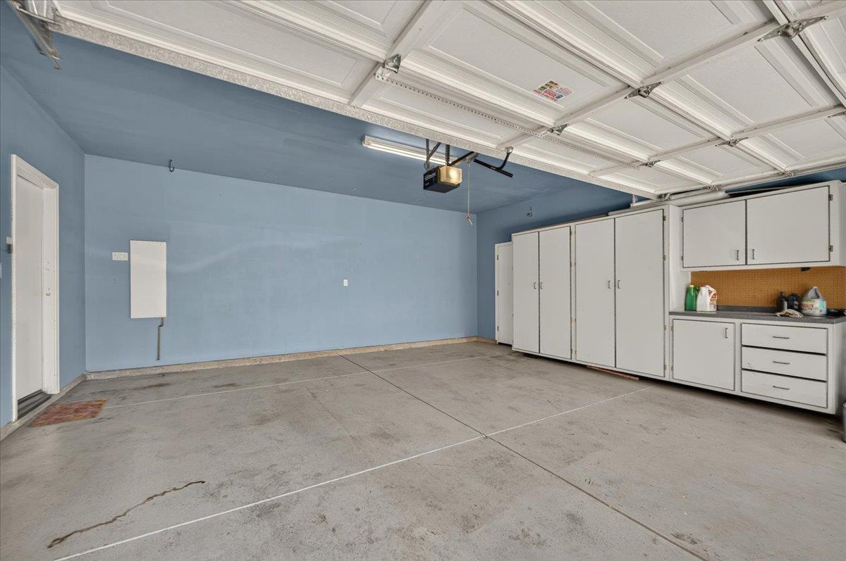 4342 W Artemisa Dr, Fresno, CA 93722
