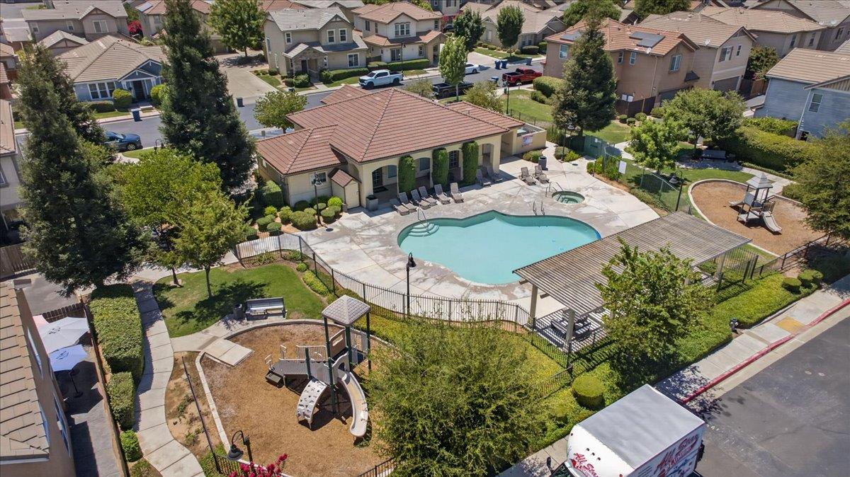4342 W Artemisa Dr, Fresno, CA 93722