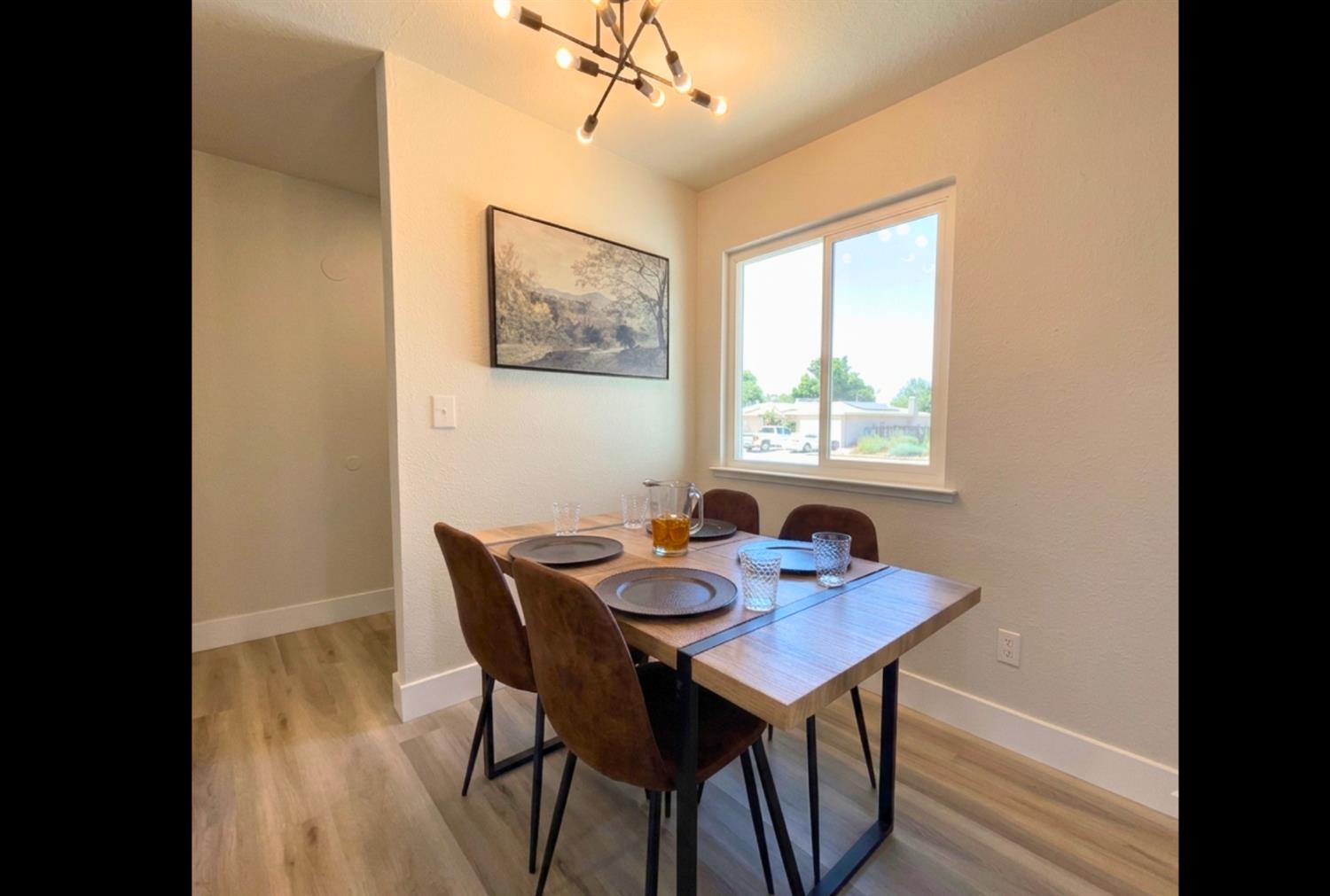 238 W Swift Ave, Clovis, CA 93612
