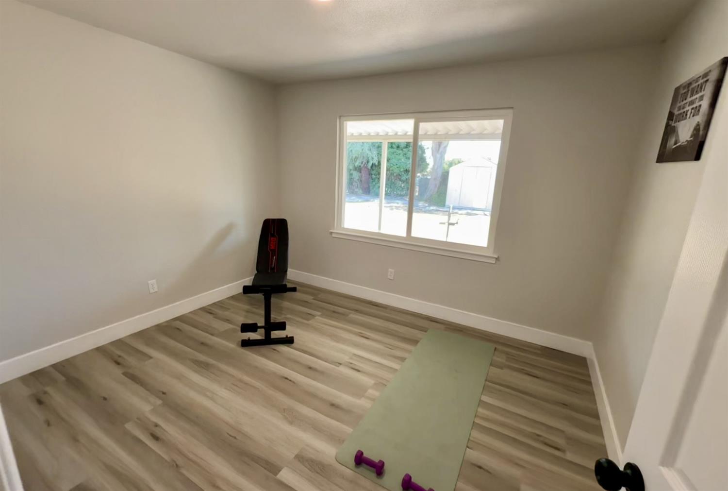 238 W Swift Ave, Clovis, CA 93612