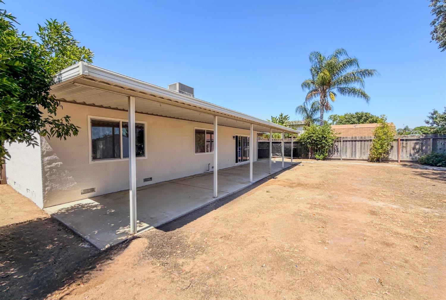 238 W Swift Ave, Clovis, CA 93612