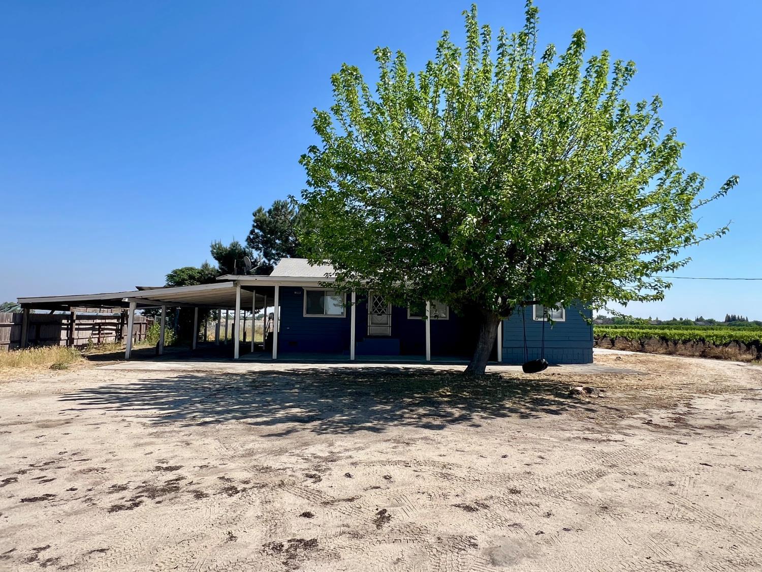 13608 S Academy, Kingsburg, CA 93631