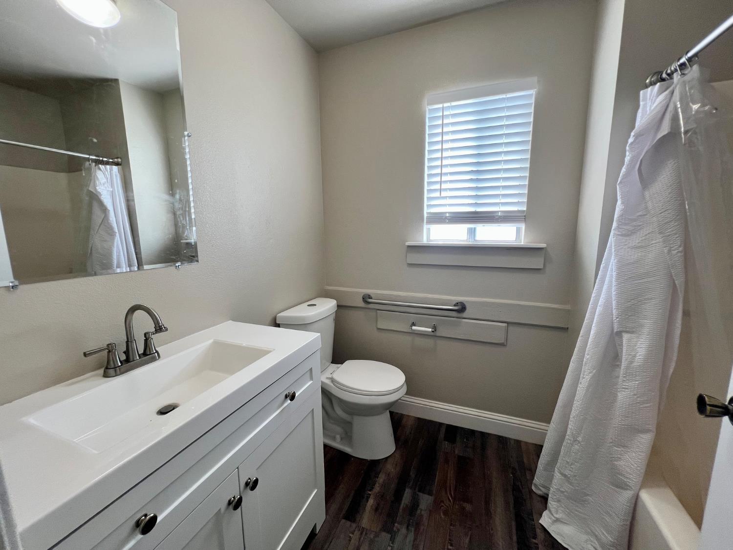 13608 S Academy, Kingsburg, CA 93631