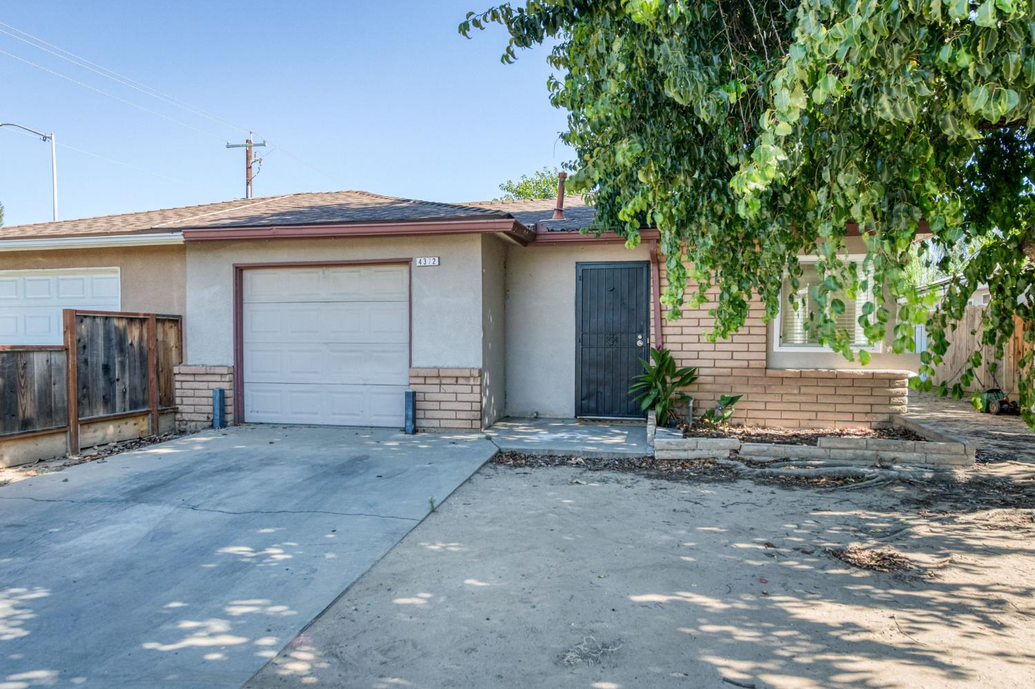 4372 N Cornelia Ave, Fresno, CA 93722