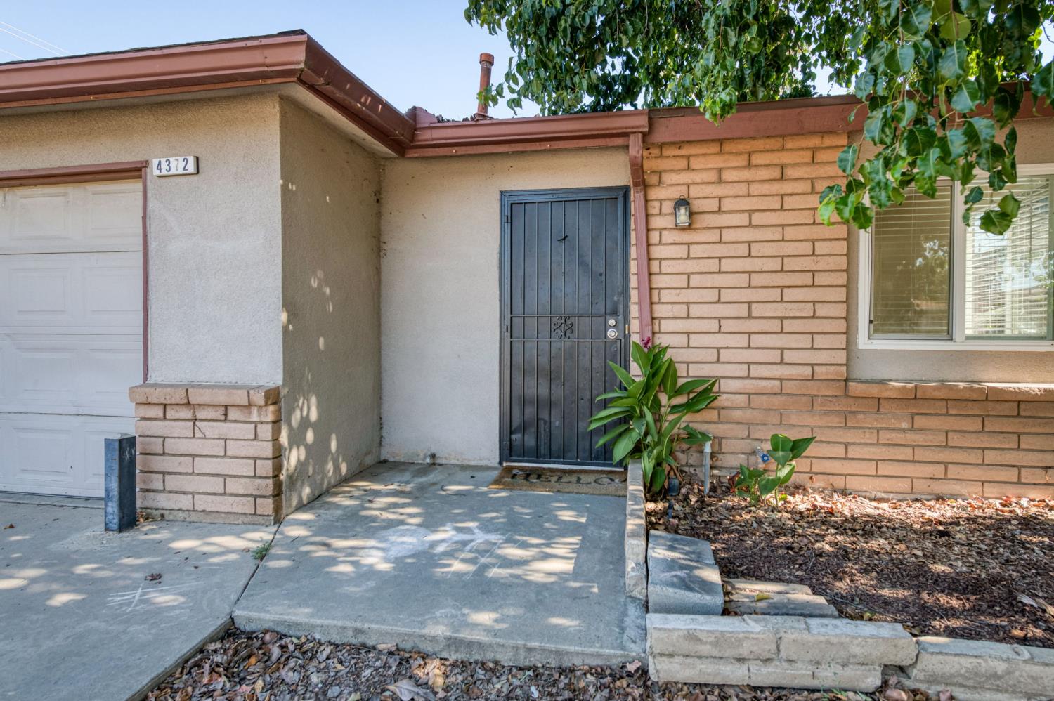 4372 N Cornelia Ave, Fresno, CA 93722