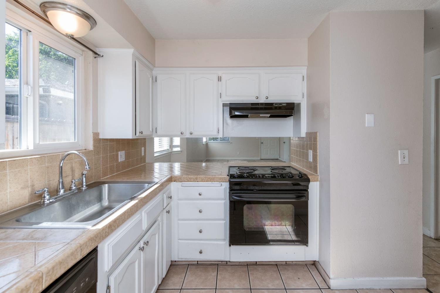 4372 N Cornelia Ave, Fresno, CA 93722