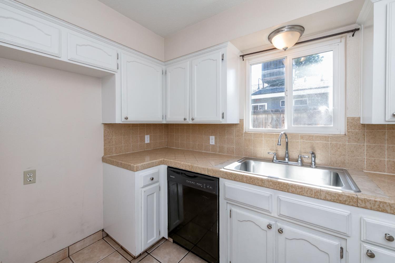 4372 N Cornelia Ave, Fresno, CA 93722