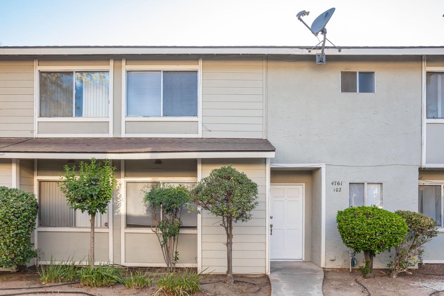 4761 N Cedar Ave #102, Fresno, CA 93726