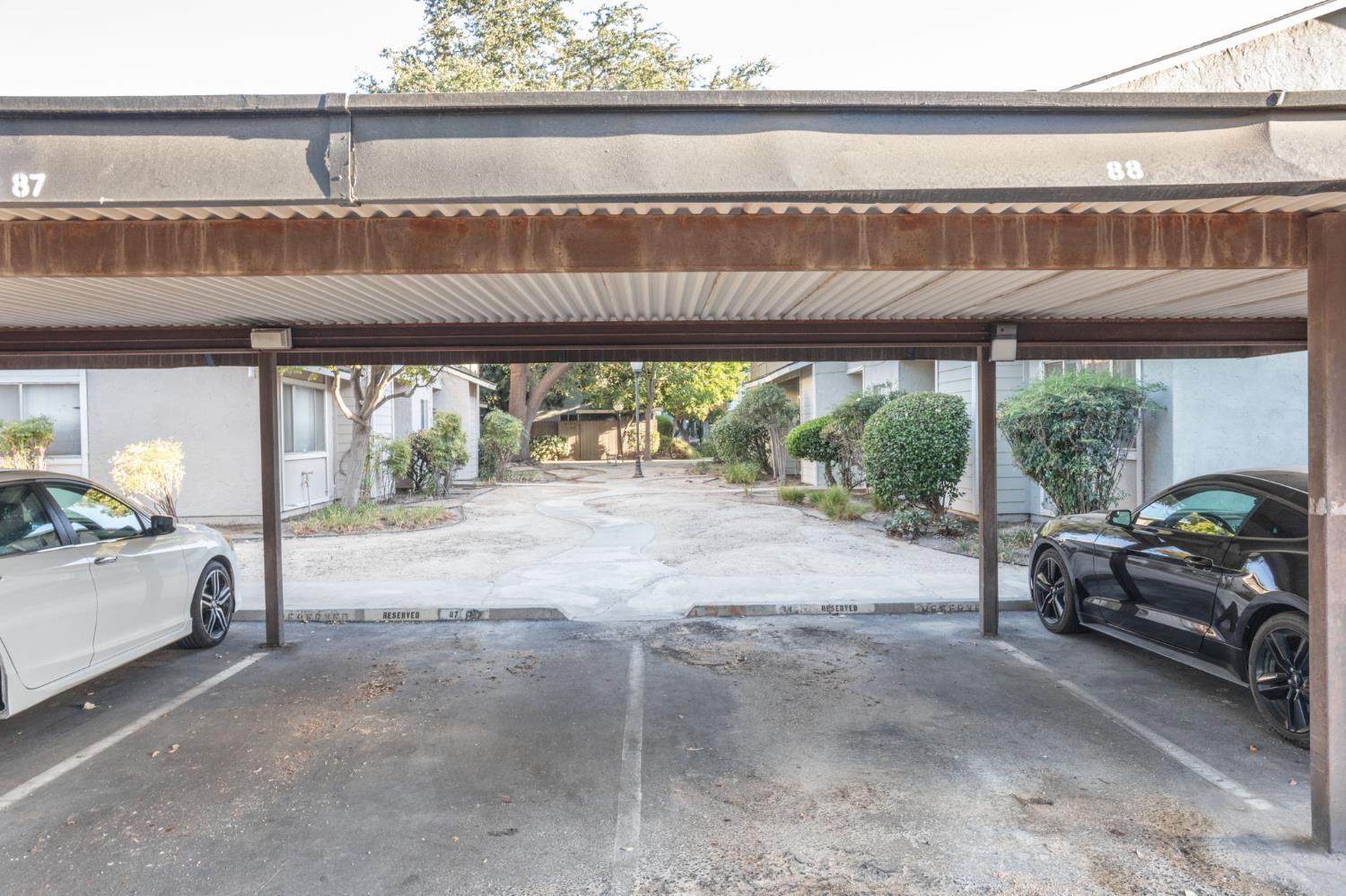 4761 N Cedar Ave #102, Fresno, CA 93726