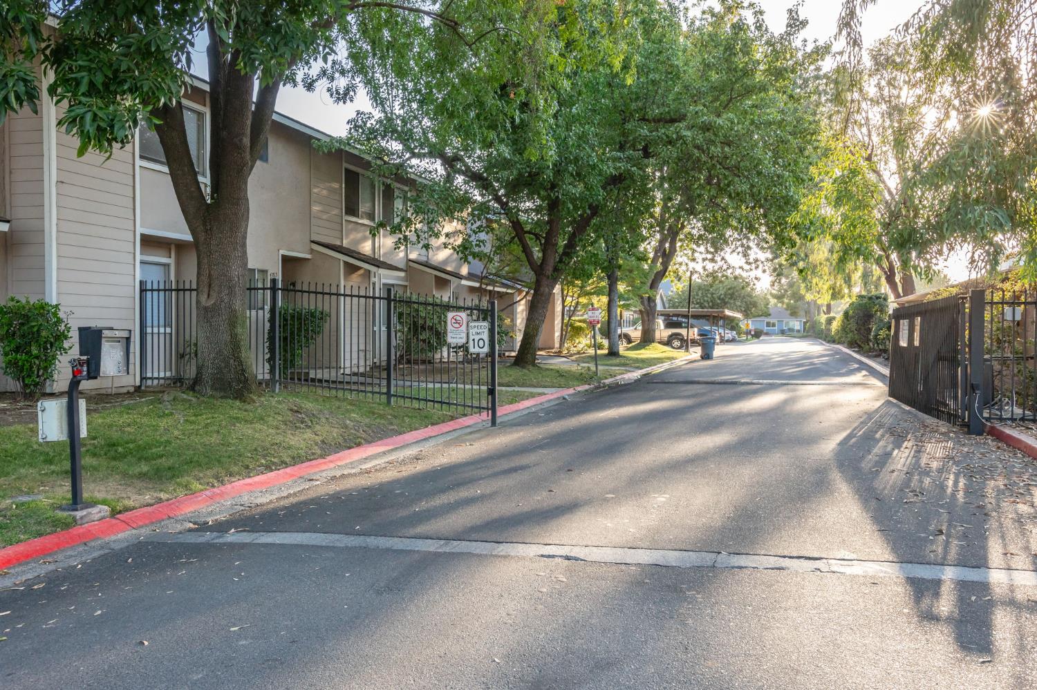 4761 N Cedar Ave #102, Fresno, CA 93726