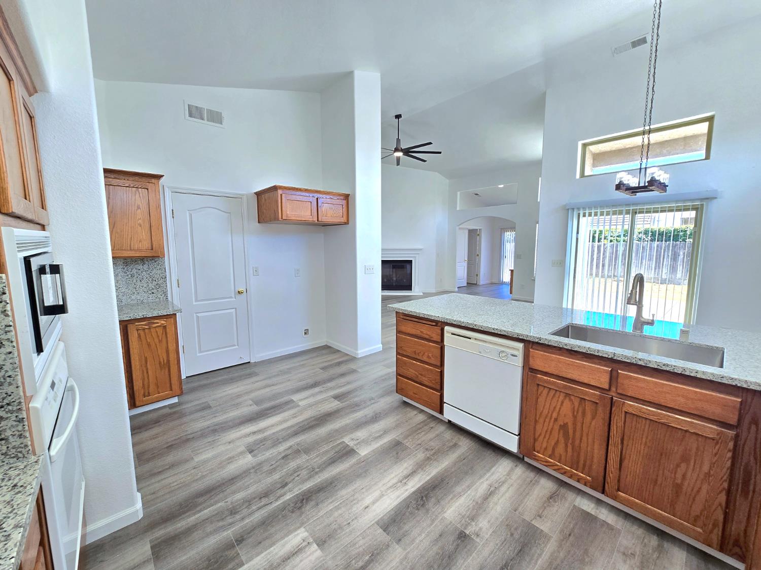 6517 E Amherst Ave, Fresno, CA 93727