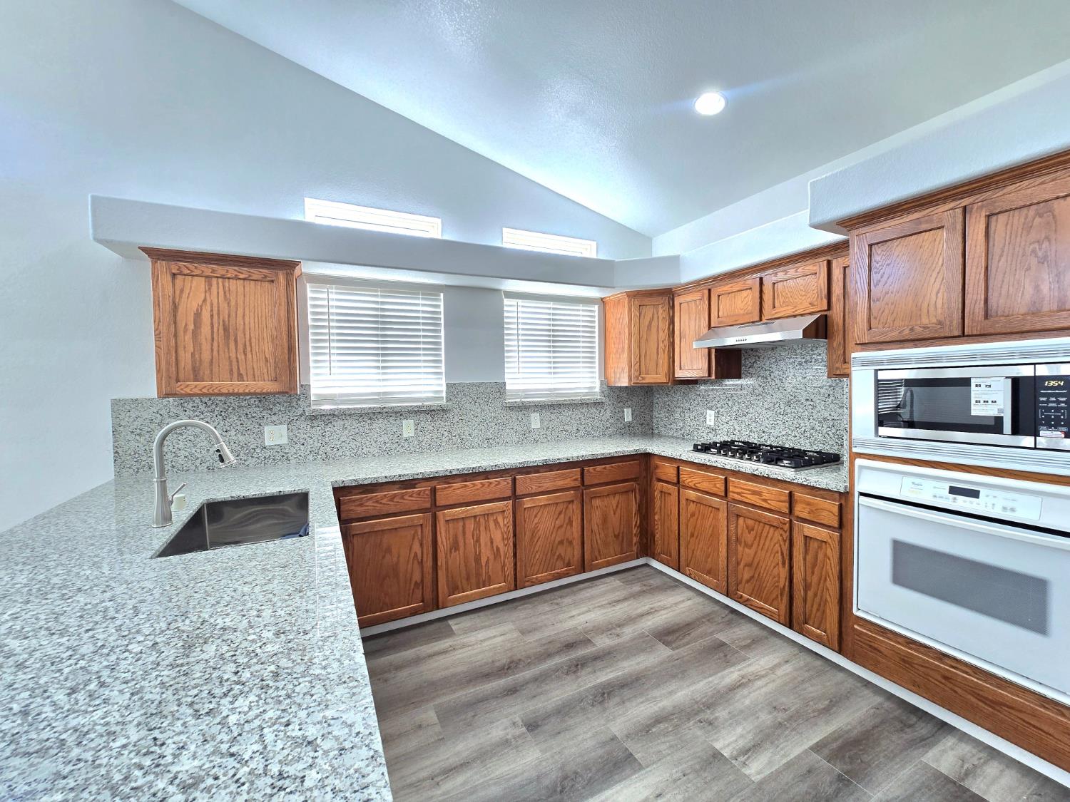 6517 E Amherst Ave, Fresno, CA 93727