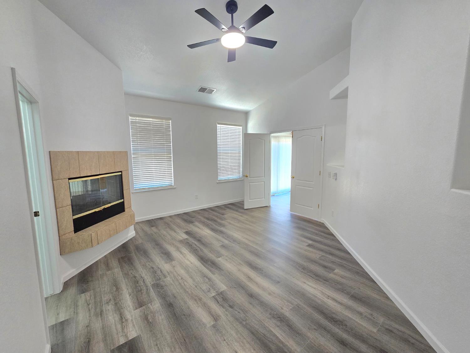 6517 E Amherst Ave, Fresno, CA 93727