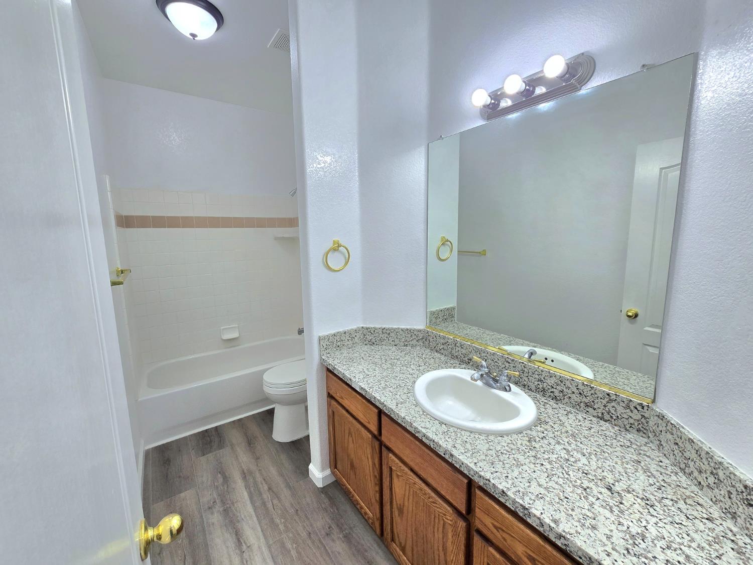 6517 E Amherst Ave, Fresno, CA 93727