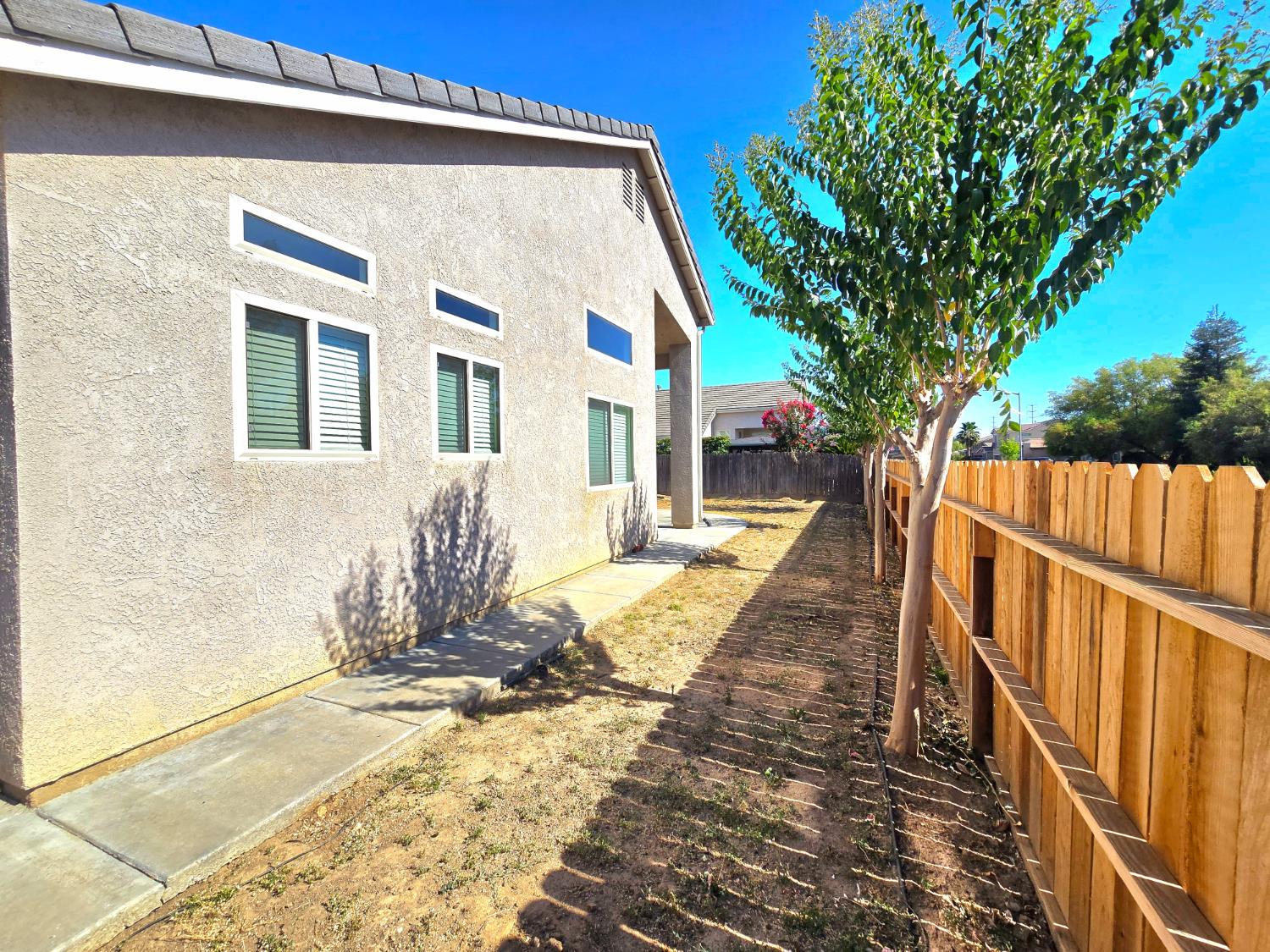 6517 E Amherst Ave, Fresno, CA 93727