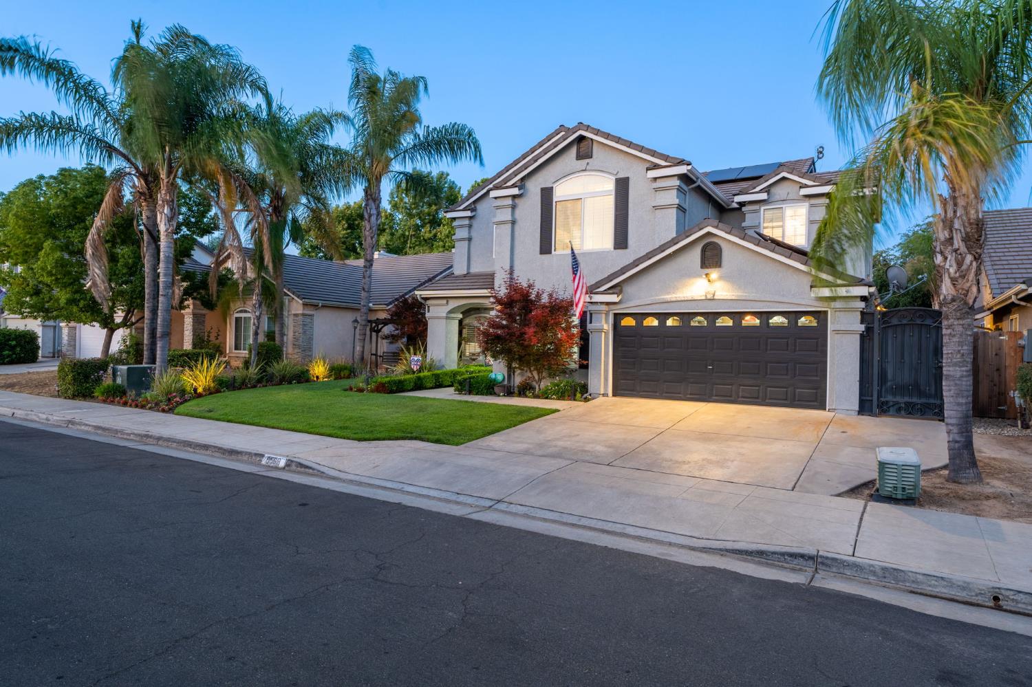 9568 N Ann Ave, Fresno, CA 93720