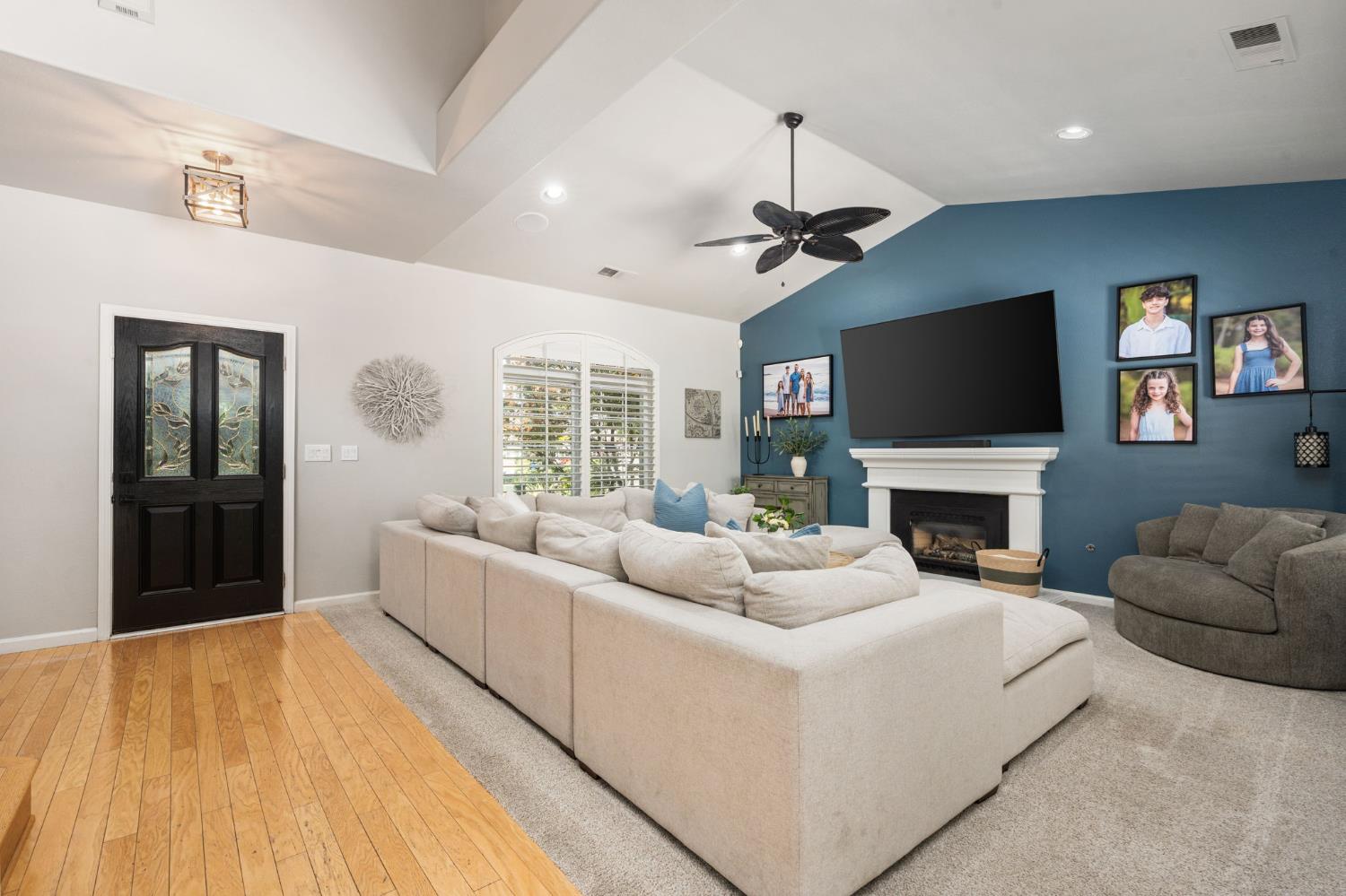 9568 N Ann Ave, Fresno, CA 93720