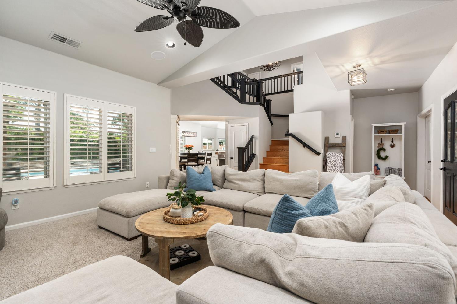 9568 N Ann Ave, Fresno, CA 93720