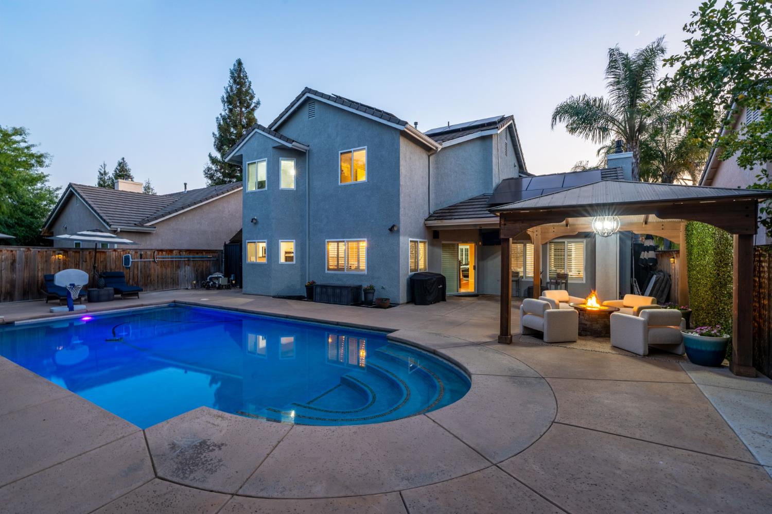 9568 N Ann Ave, Fresno, CA 93720