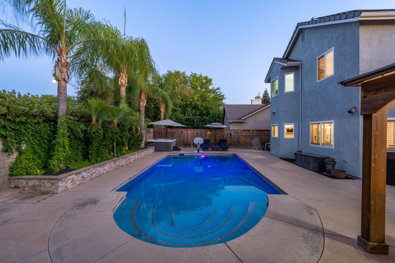 9568 N Ann Ave, Fresno, CA 93720