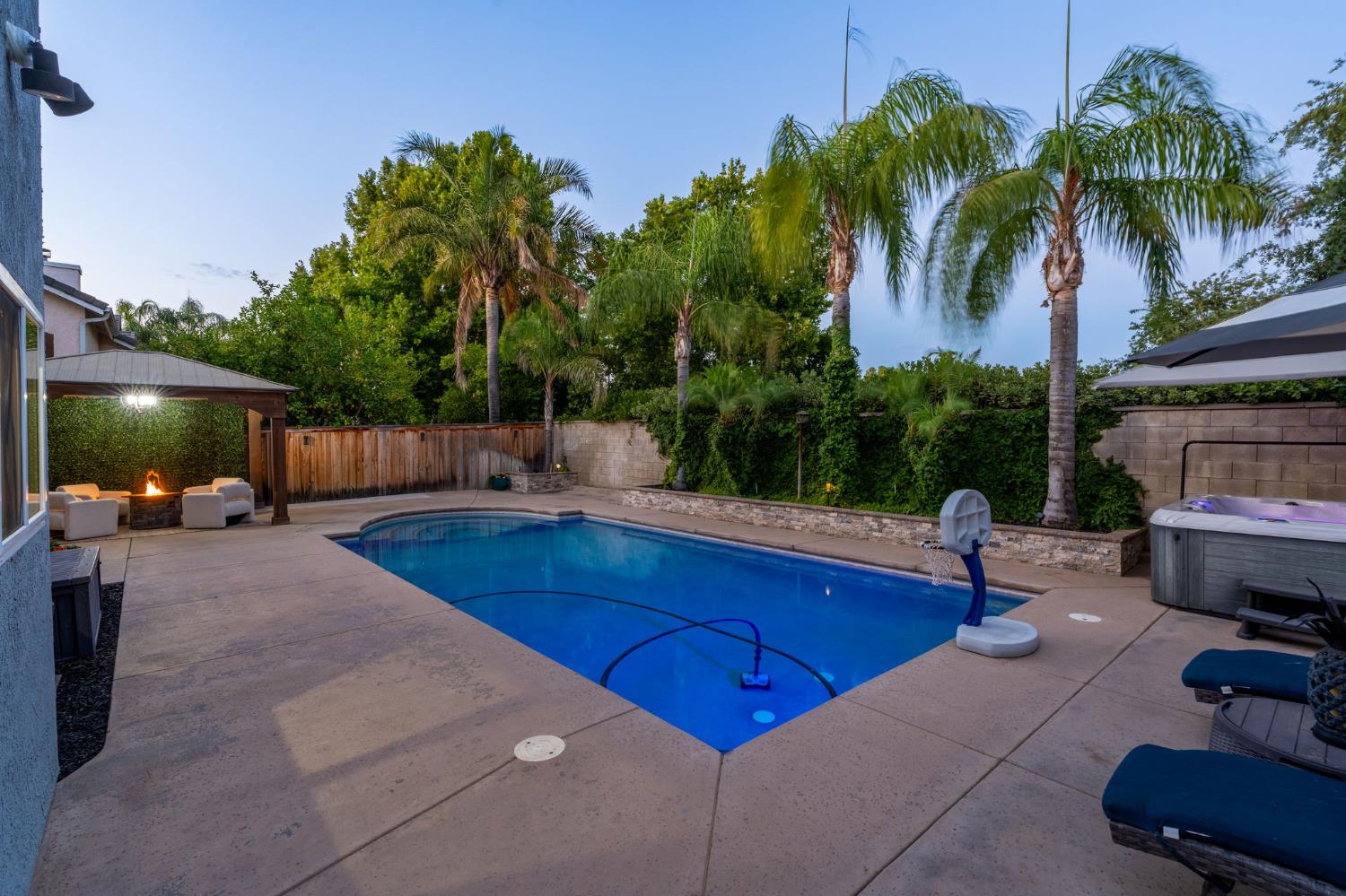 9568 N Ann Ave, Fresno, CA 93720