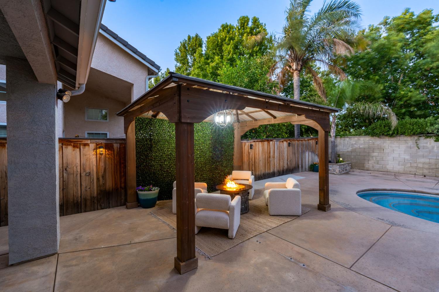 9568 N Ann Ave, Fresno, CA 93720