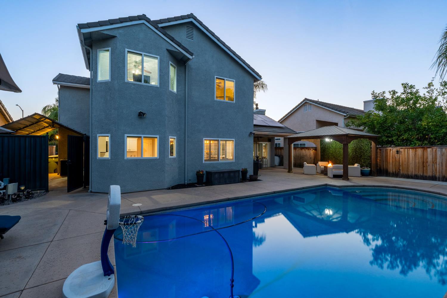 9568 N Ann Ave, Fresno, CA 93720