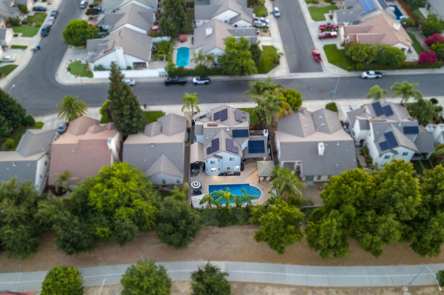9568 N Ann Ave, Fresno, CA 93720