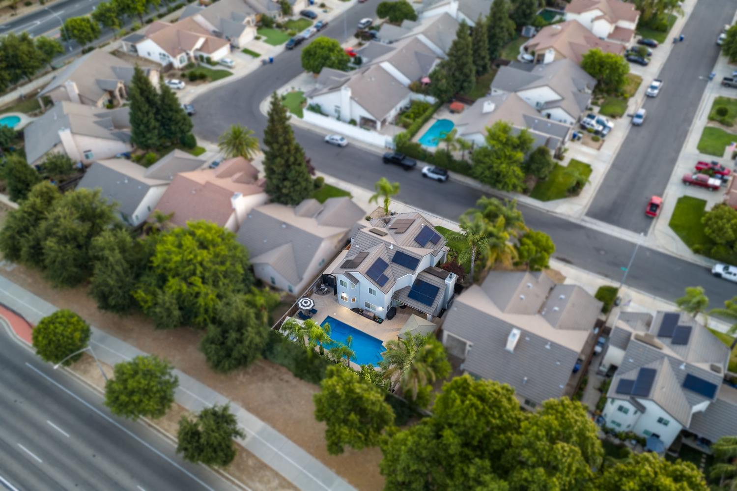 9568 N Ann Ave, Fresno, CA 93720
