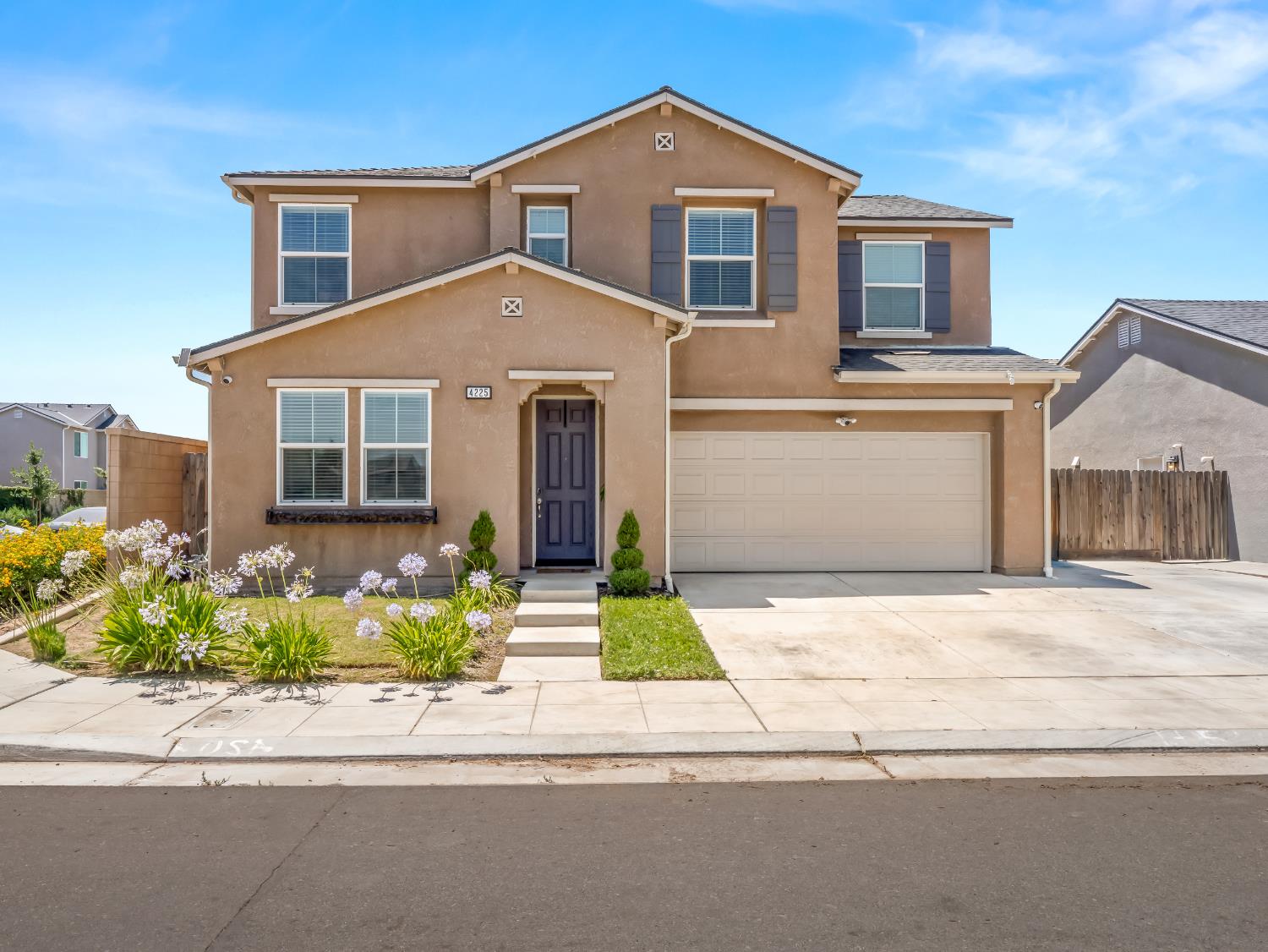 4225 N Sandrini Ave, Fresno, CA 93723