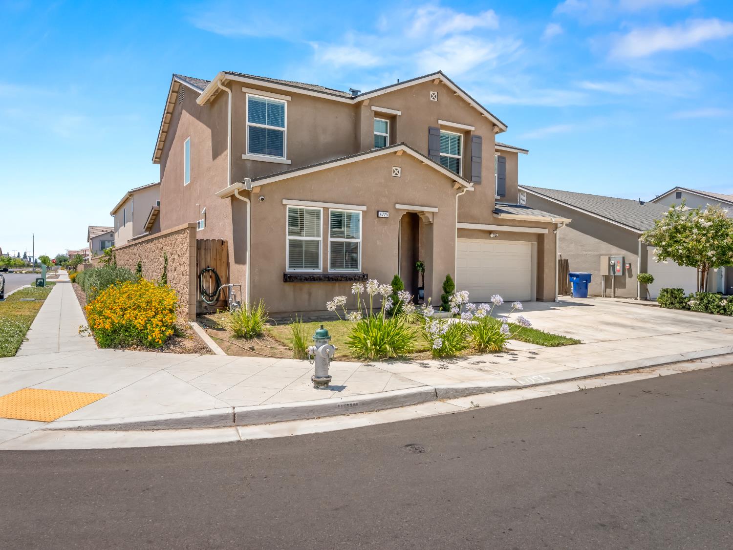 4225 N Sandrini Ave, Fresno, CA 93723