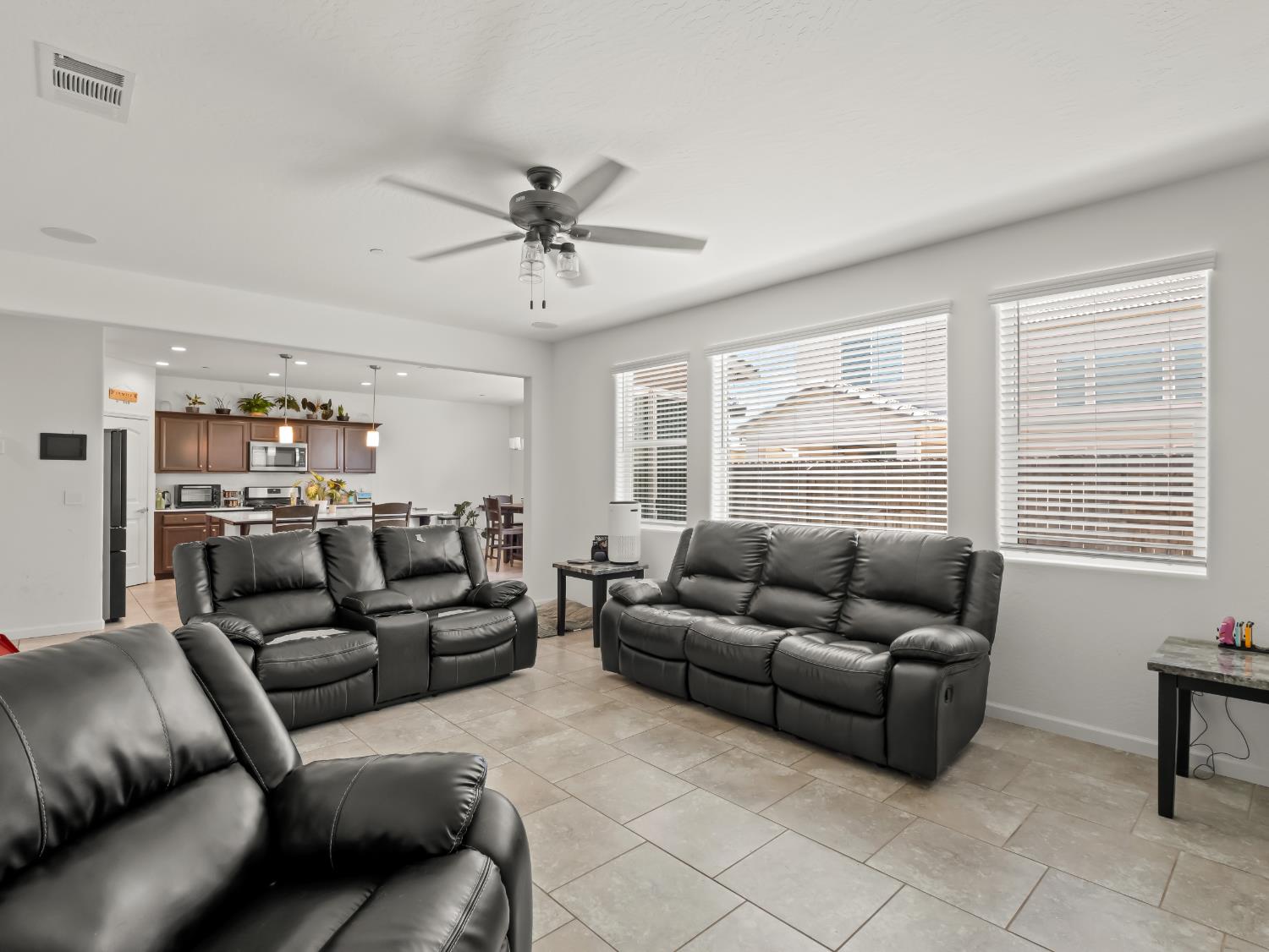 4225 N Sandrini Ave, Fresno, CA 93723