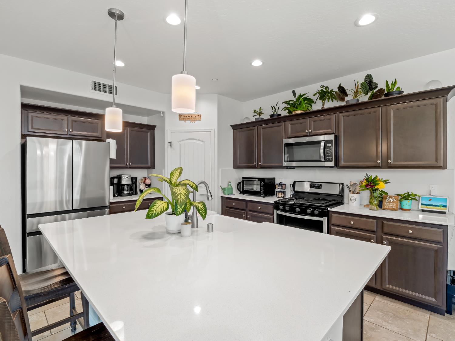 4225 N Sandrini Ave, Fresno, CA 93723