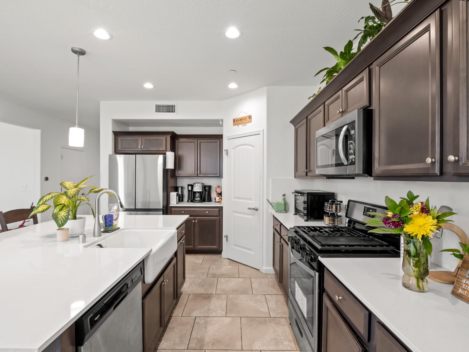 4225 N Sandrini Ave, Fresno, CA 93723