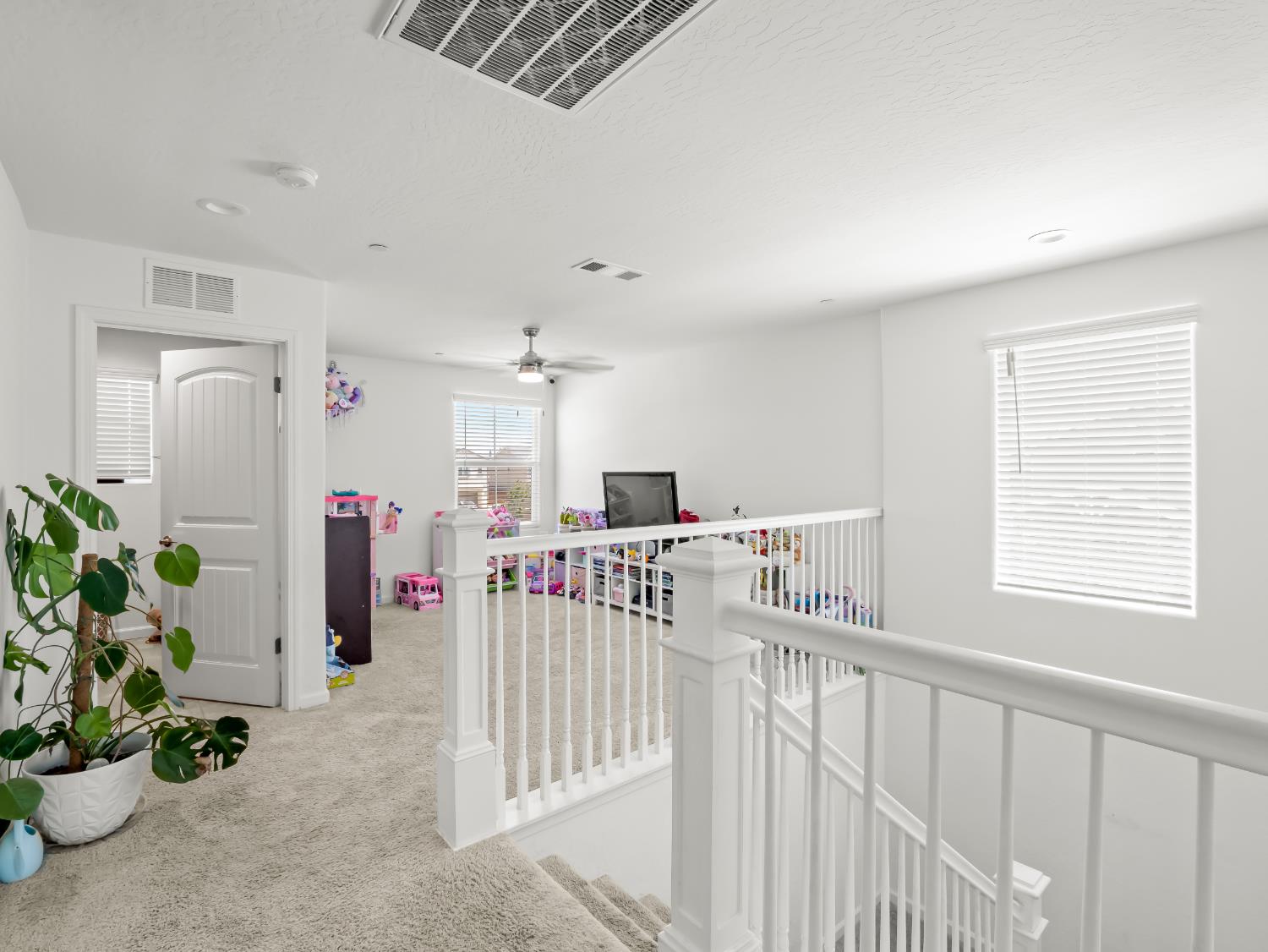 4225 N Sandrini Ave, Fresno, CA 93723