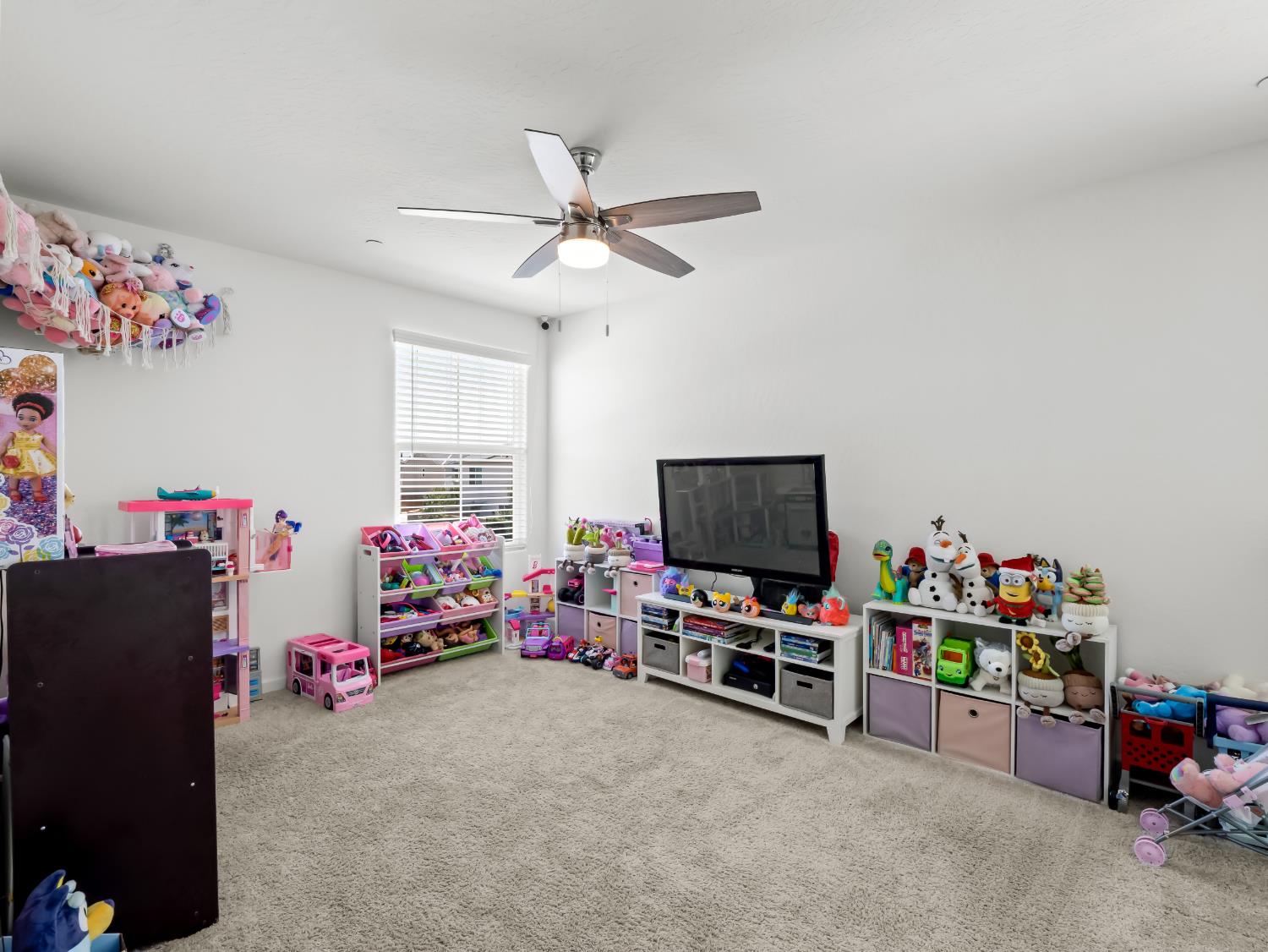 4225 N Sandrini Ave, Fresno, CA 93723