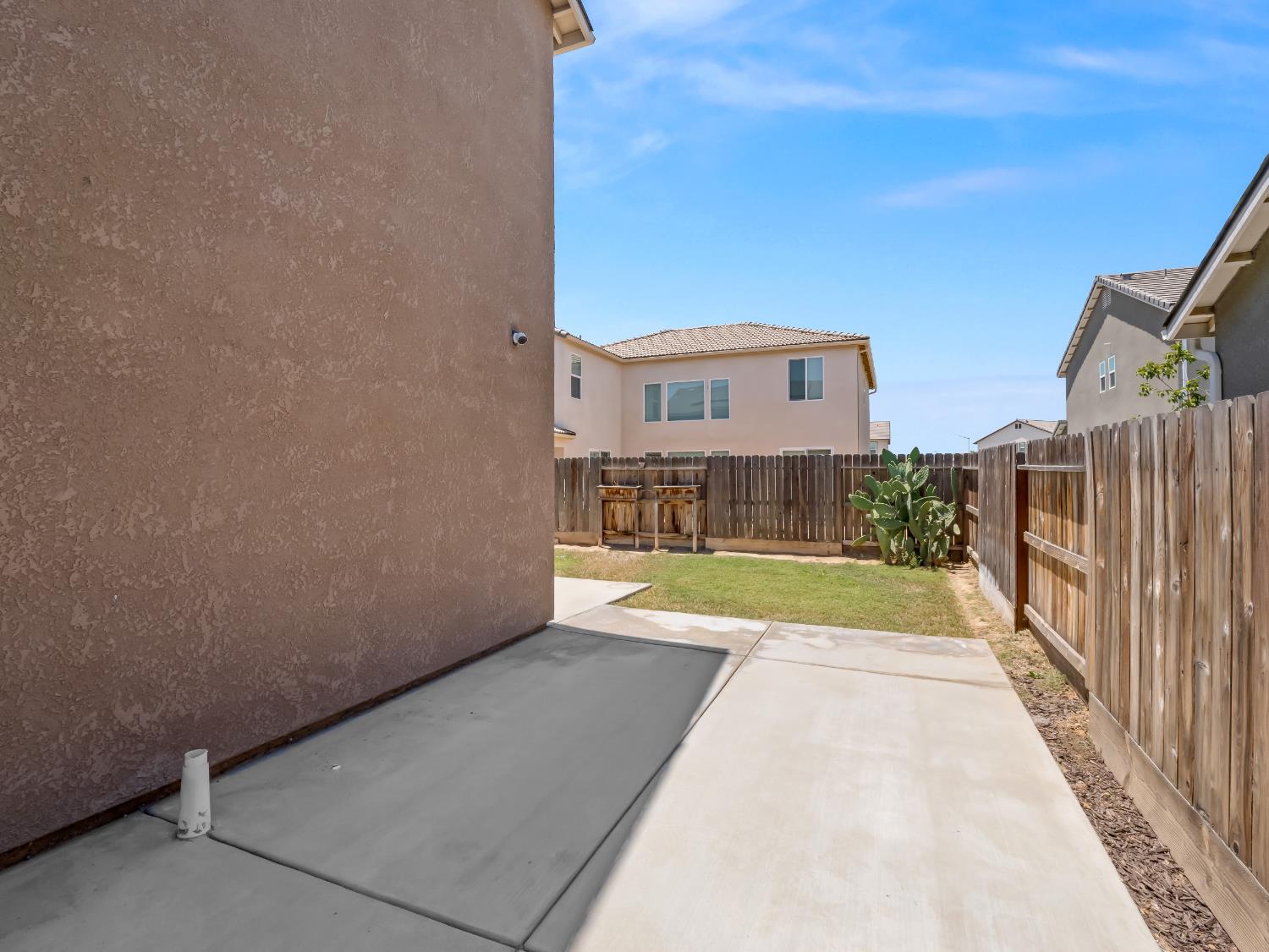 4225 N Sandrini Ave, Fresno, CA 93723