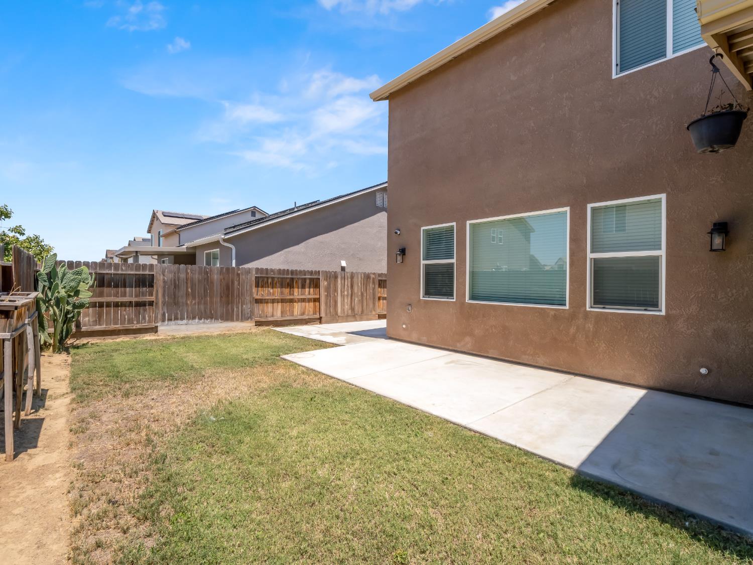 4225 N Sandrini Ave, Fresno, CA 93723